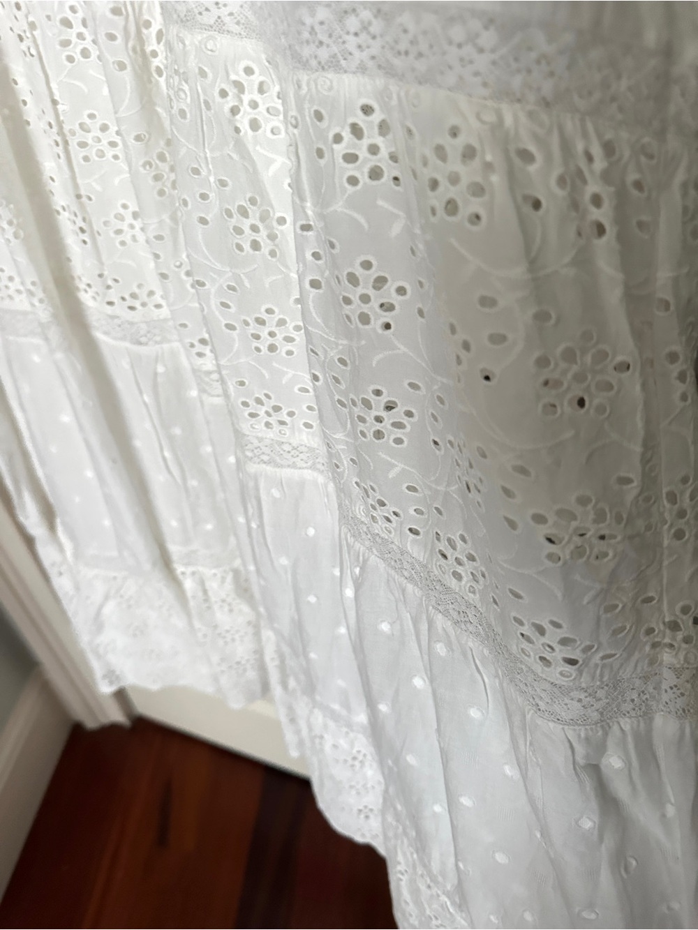 NWT Vineyard Vines White Eyelet Tiered Maxi Dress - Picture 11 of 13